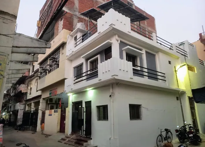 Srivastavas Home