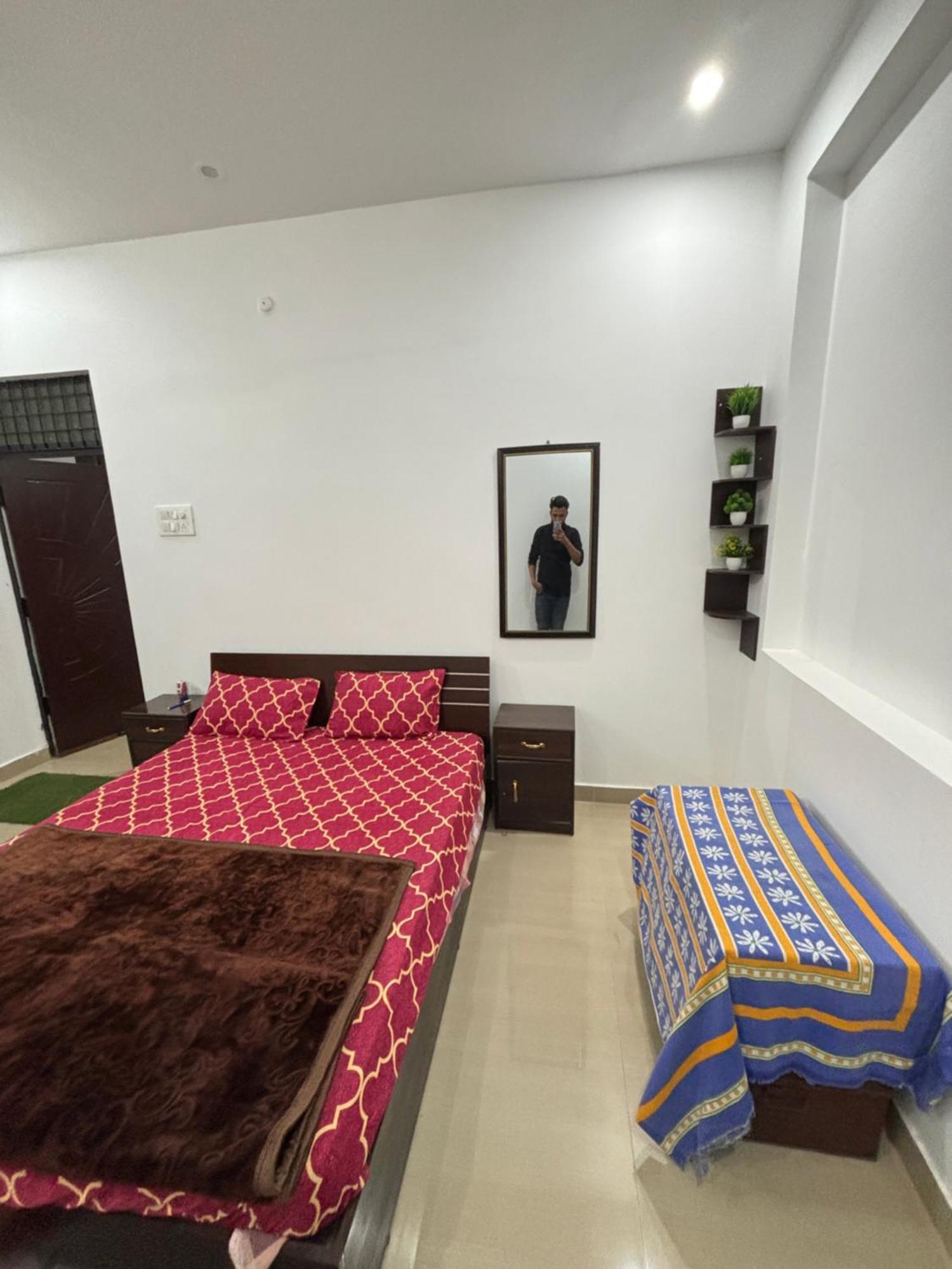 Srivastavas Homestay *